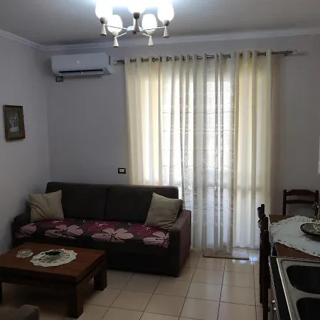 Apartament 2 Bedrooms Qerret