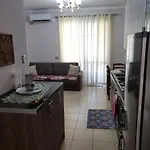 2 Bedrooms Qerret 골렘