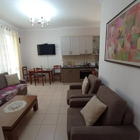 2 Bedrooms Qerret Apartment *