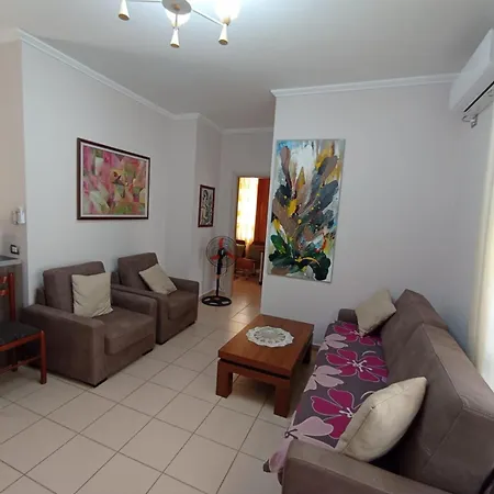 2 Bedrooms Qerret Apartment *